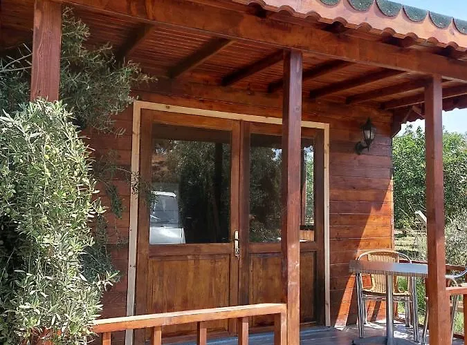 Semesterbostad Olive Garden Bungalow